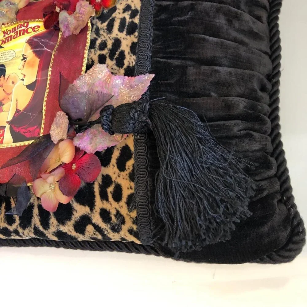 NWT ALEXANDRA'S ACCENTS Accent Pillow DC Romance Comic Strip Black\Leopard 15